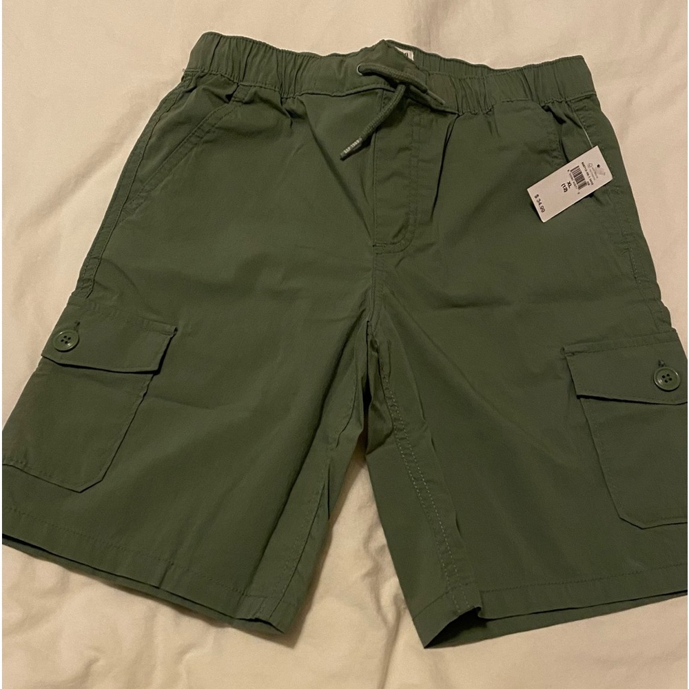 Green Gap cargo shorts